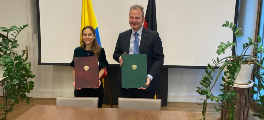 Colombia y Alemania firman convenio para la intermediación laboral