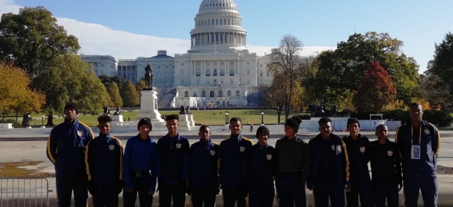 Jóvenes de las Casas Lúdicas de Tumaco y San Andrés Islas viajaron a Estados Unidos para participar en intercambio deportivo con apoyo de la Cancillería