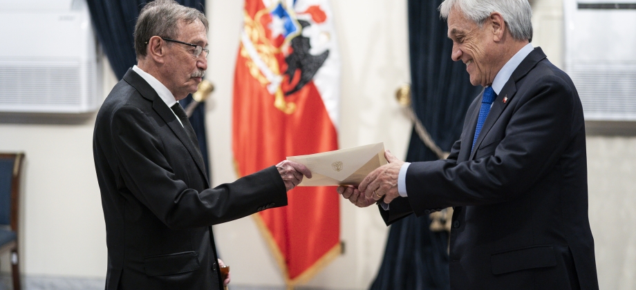 Embajador de Colombia en Chile, Alberto Rendón Cuartas, presentó cartas credenciales ante el Presidente de Chile
