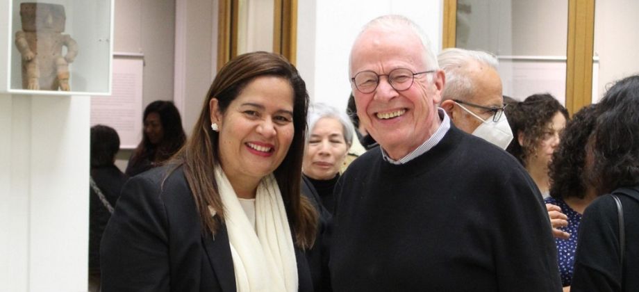 Embajadora de Colombia en Alemania, Yadir Salazar Mejía, y Tom Koenigs, Ex Enviado Especial del Ministro Federal de Asuntos Exteriores en apoyo al proceso de paz en Colombia