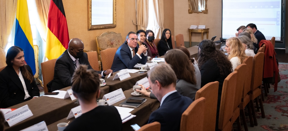 Director de Cooperación Internacional y delegación de la Comisión de Cooperación Económica y Desarrollo del Parlamento Alemán revisan agenda bilateral
