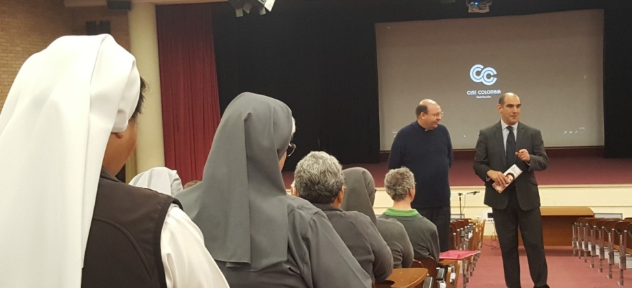 Embajada de Colombia acompañó la presentación de la película “El Sendero de la Anaconda” en la Universidad Pontificia Salesianum 